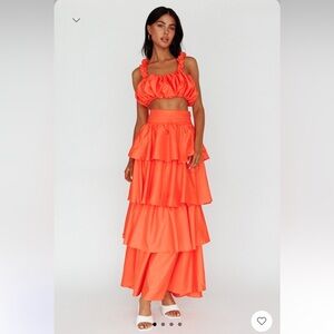 NWT selfie Leslie sozo orange crop top and skirt set size small